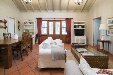 Thistle Hill Guesthouse - Walk To Many Wineries And Restaurants - Accommodation Georgetown 33