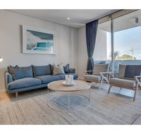 Oceanside Elegance At Superb Home Steps From Sand - Accommodation Georgetown