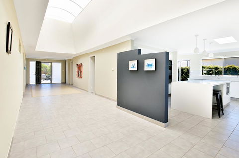 Neptune I Absolute Beachfront I Stunning Views - Accommodation Georgetown 24