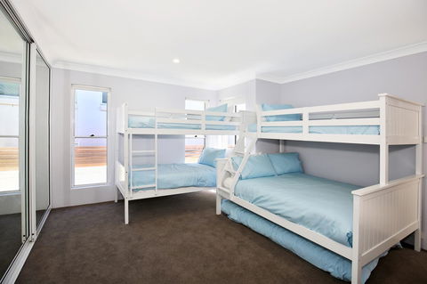 Neptune I Absolute Beachfront I Stunning Views - Accommodation Georgetown 17