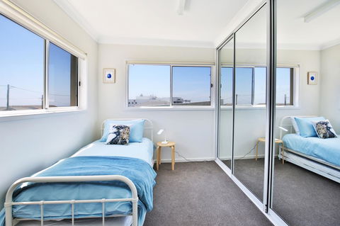 Neptune I Absolute Beachfront I Stunning Views - Accommodation Georgetown 14