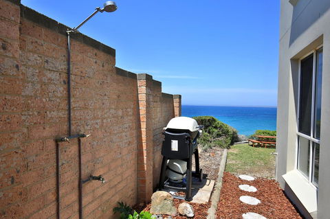 Neptune I Absolute Beachfront I Stunning Views - Accommodation Georgetown 27