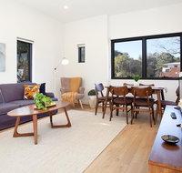 Stylish Apartment With Garage Near Bondi Beach - Accommodation Georgetown