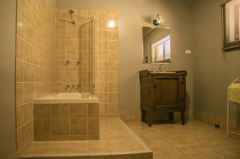 Ironstone Estate Lovedale - Accommodation Georgetown 10