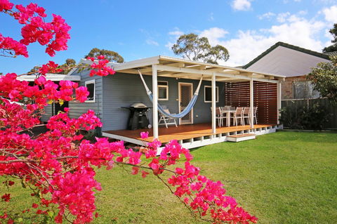 Hayes Beach House I Award Winner I 4 Mins To Beach - Accommodation Georgetown 0