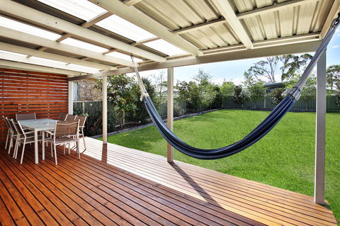 Hayes Beach House I Award Winner I 4 Mins To Beach - Accommodation Georgetown 6