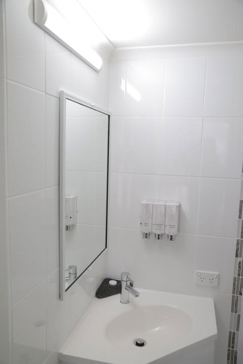 Sapphire Waters Motor Inn - Accommodation Georgetown 11