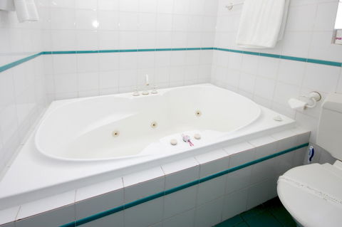 Sapphire Waters Motor Inn - Accommodation Georgetown 25