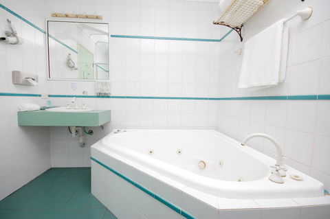 Sapphire Waters Motor Inn - Accommodation Georgetown 7