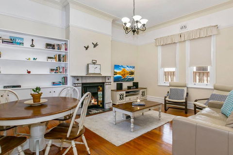 Oversized 2 Bedroom Manly Beach House - Accommodation Georgetown 0