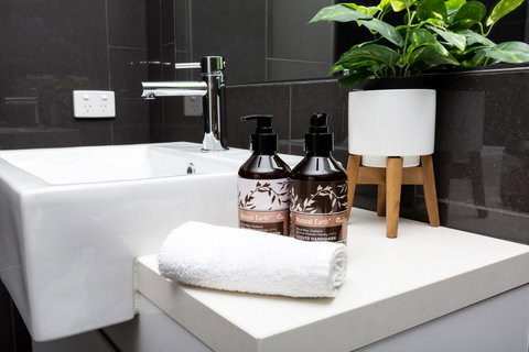 Brand New Executive Apartment - Accommodation Georgetown 17