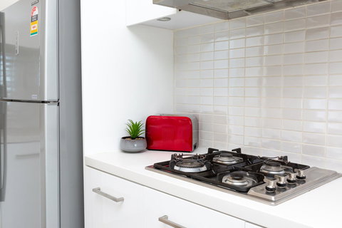 Brand New Executive Apartment - Accommodation Georgetown 7