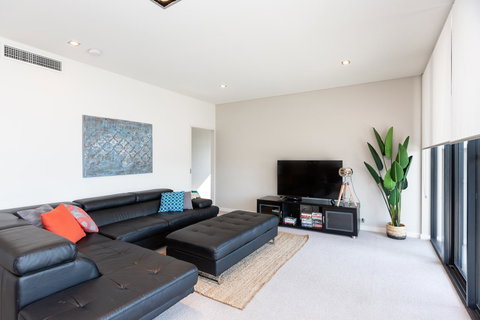 Brand New Executive Apartment - Accommodation Georgetown 22