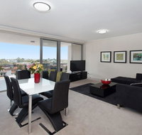 The Junction Palais - Modern and Spacious 2BR Bondi Junction Apartment Close to Everything - Accommodation Georgetown