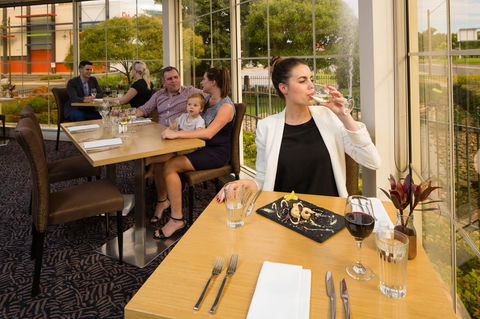 Best Western Plus Hovell Tree Inn - Accommodation Georgetown 25