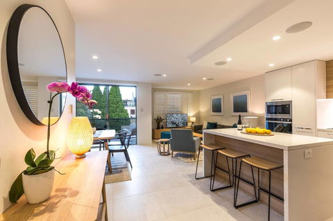Nobbs Â· Executive 2 Storey Sydney Apartment With Pool - Accommodation Georgetown 4