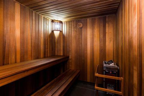 Nobbs Â· Executive 2 Storey Sydney Apartment With Pool - Accommodation Georgetown 14