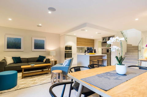 Nobbs Â· Executive 2 Storey Sydney Apartment With Pool - Accommodation Georgetown 1