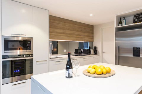 Nobbs Â· Executive 2 Storey Sydney Apartment With Pool - Accommodation Georgetown 3