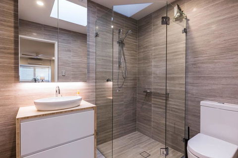 Nobbs Â· Executive 2 Storey Sydney Apartment With Pool - Accommodation Georgetown 7