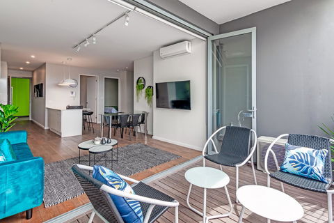 Large Light Luxe 3BDR 2BA Free Parking - Walk To Sydney Uni And RPA - Accommodation Georgetown 1