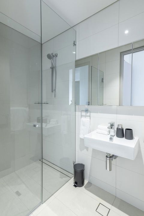 Large Light Luxe 3BDR 2BA Free Parking - Walk To Sydney Uni And RPA - Accommodation Georgetown 8