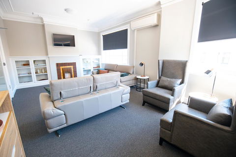 Horse And Jockey Hotel Homebush - Accommodation Georgetown 14