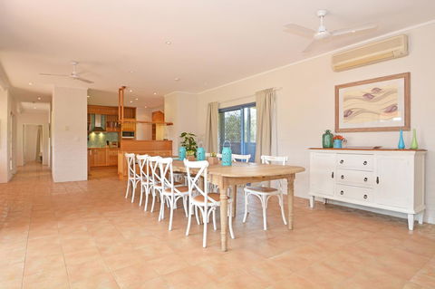 JE Guesthouse, Central To All The Hunter Valley Has To Offer - Accommodation Georgetown 7