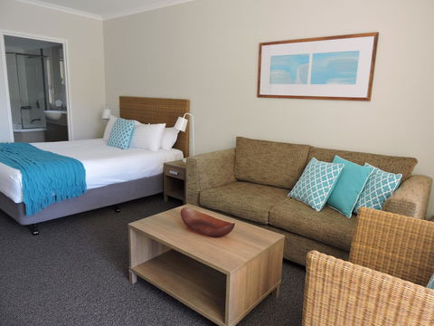 BASE Holidays - Ettalong Beach Premium Apartments - Accommodation Georgetown 13
