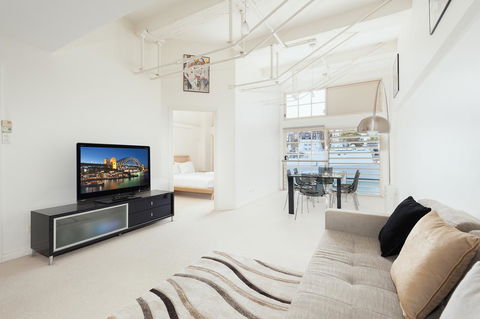 Waterfront Apartment On Sydney Harbour - Accommodation Georgetown 1