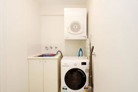 Waterfront Apartment On Sydney Harbour - Accommodation Georgetown 9