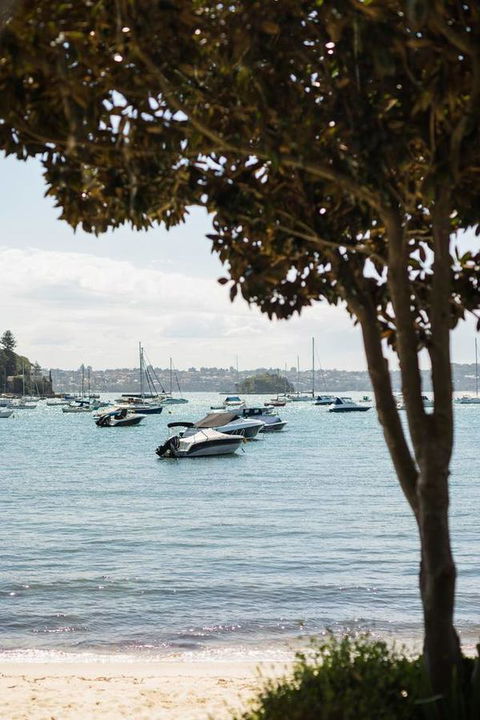 Waterfront Apartment Brimming With Inspirational Artwork - Accommodation Georgetown 9