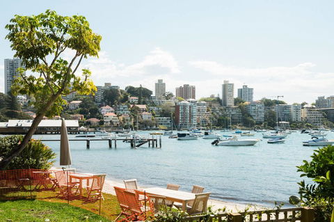 Waterfront Apartment Brimming With Inspirational Artwork - Accommodation Georgetown 26