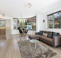 Lower Bridge and Sails - Executive 2BR Darlinghurst Apartment with Balcony and Rooftop Views - Accommodation Georgetown