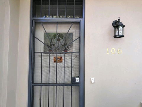 Cozy 5 Bed House In Sydney - Accommodation Georgetown 9