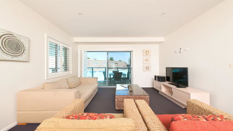 Pacific Blue, Salamander Bay - Accommodation Georgetown 34