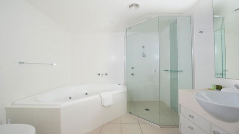 Pacific Blue, Salamander Bay - Accommodation Georgetown 8