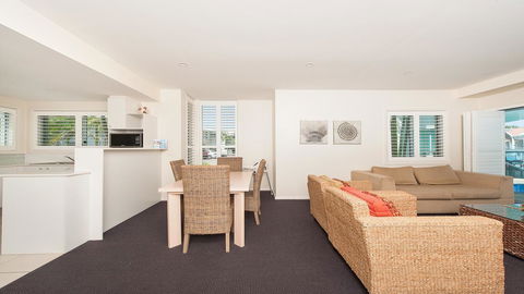 Pacific Blue, Salamander Bay - Accommodation Georgetown 33