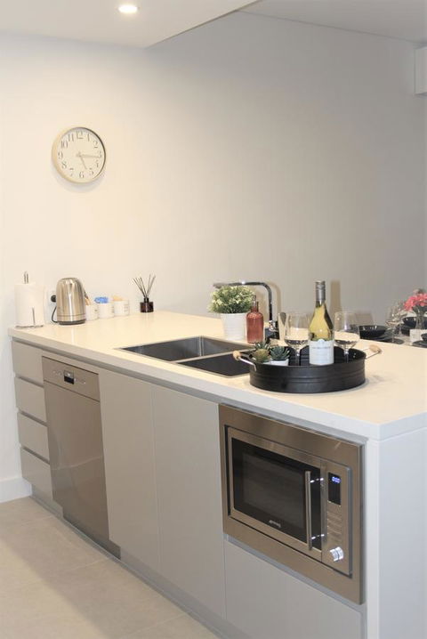 Stunning Views Sydney Olympic Park - Accommodation Georgetown 9
