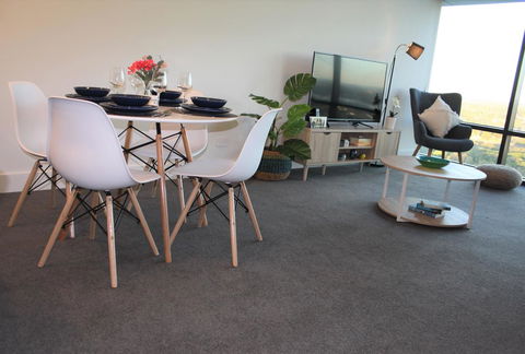 Stunning Views Sydney Olympic Park - Accommodation Georgetown 3