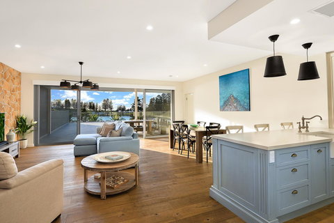 Belle Vue- Penthouse At Black Beach - Accommodation Georgetown 3