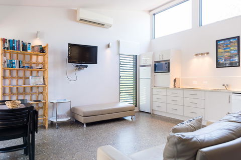By The Beach B&B Self Contained Apartments - Accommodation Georgetown 9