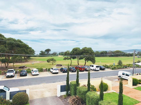 Seachange 3 - Accommodation Georgetown 1