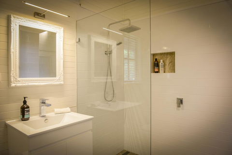 Arcadia - The Barn Cottage & Rosehill Cottage - Accommodation Georgetown 11