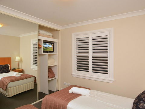 Villa De Saran Located Within Cypress Lakes - Accommodation Georgetown 10