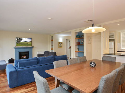 Villa De Saran Located Within Cypress Lakes - Accommodation Georgetown 12