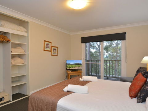 Villa De Saran Located Within Cypress Lakes - Accommodation Georgetown 1
