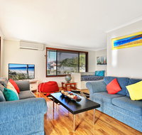 Sandy Toes Beach House Jervis Bay - 2min to Beach - Accommodation Georgetown