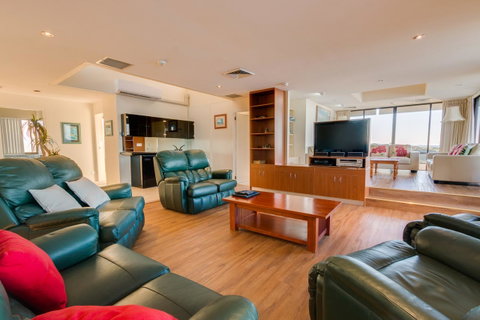 Pacific Towers Beach Resort - Accommodation Georgetown 23
