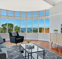Huge Harbour View Apartment In Historic Home - Accommodation Georgetown